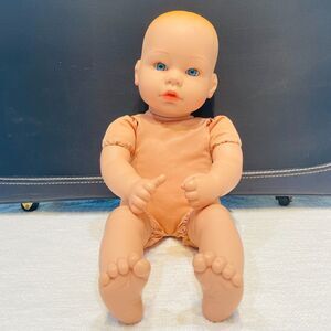 Madame Alexander Baby Doll 2018 Cloth Body Blue Eyes Mme Alexander Doll 18 in